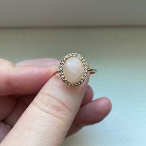Oval rose quarts ring